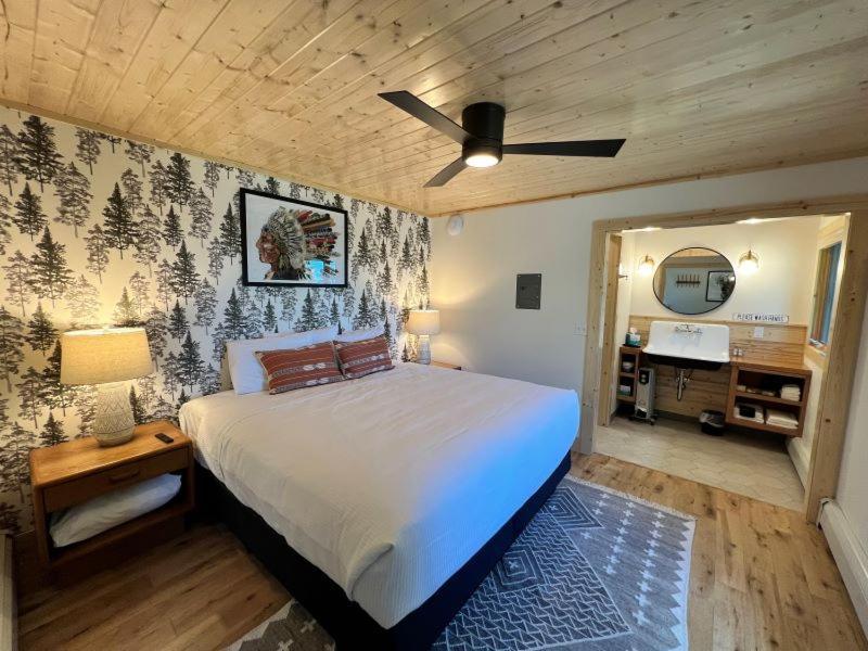 Thomsonite Inn On Lake Superior Grand Marais Oda fotoğraf